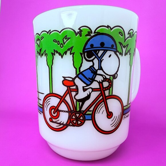 Vintage 1958 Snoopy Peanuts PEDAL POWER Mug Fire-King Anchor Hocking Milk Glass - Picture 1 of 9